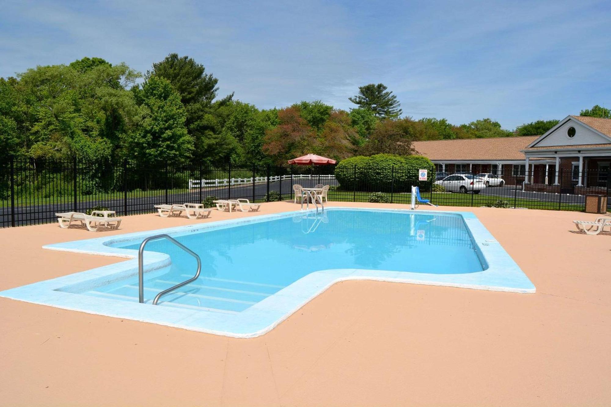 Quality Inn Raynham - Taunton Exterior photo