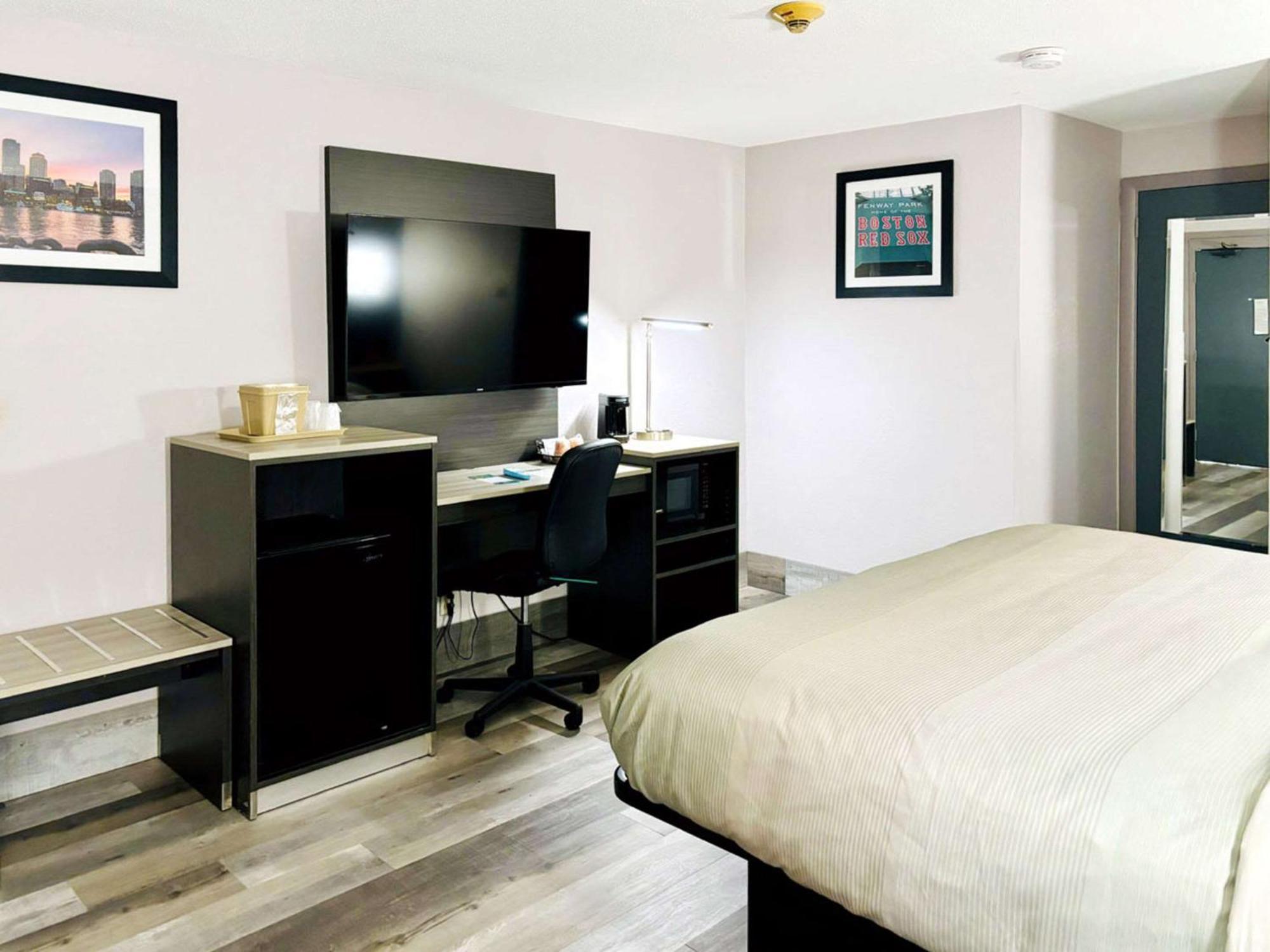 Quality Inn Raynham - Taunton Exterior photo