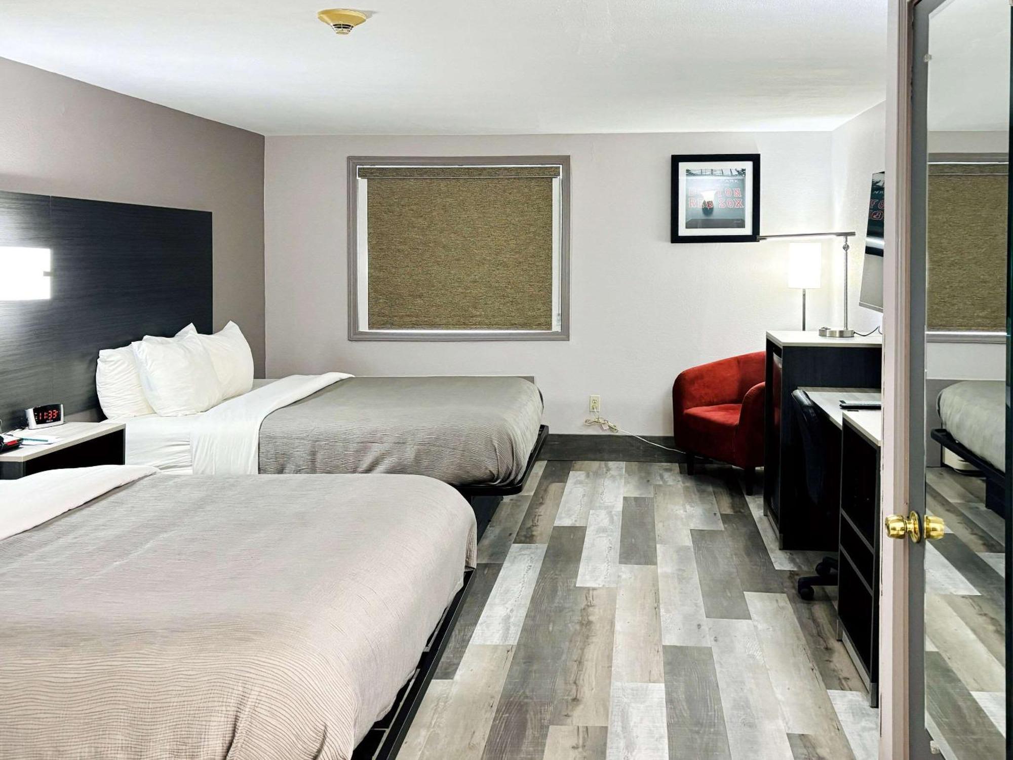Quality Inn Raynham - Taunton Exterior photo